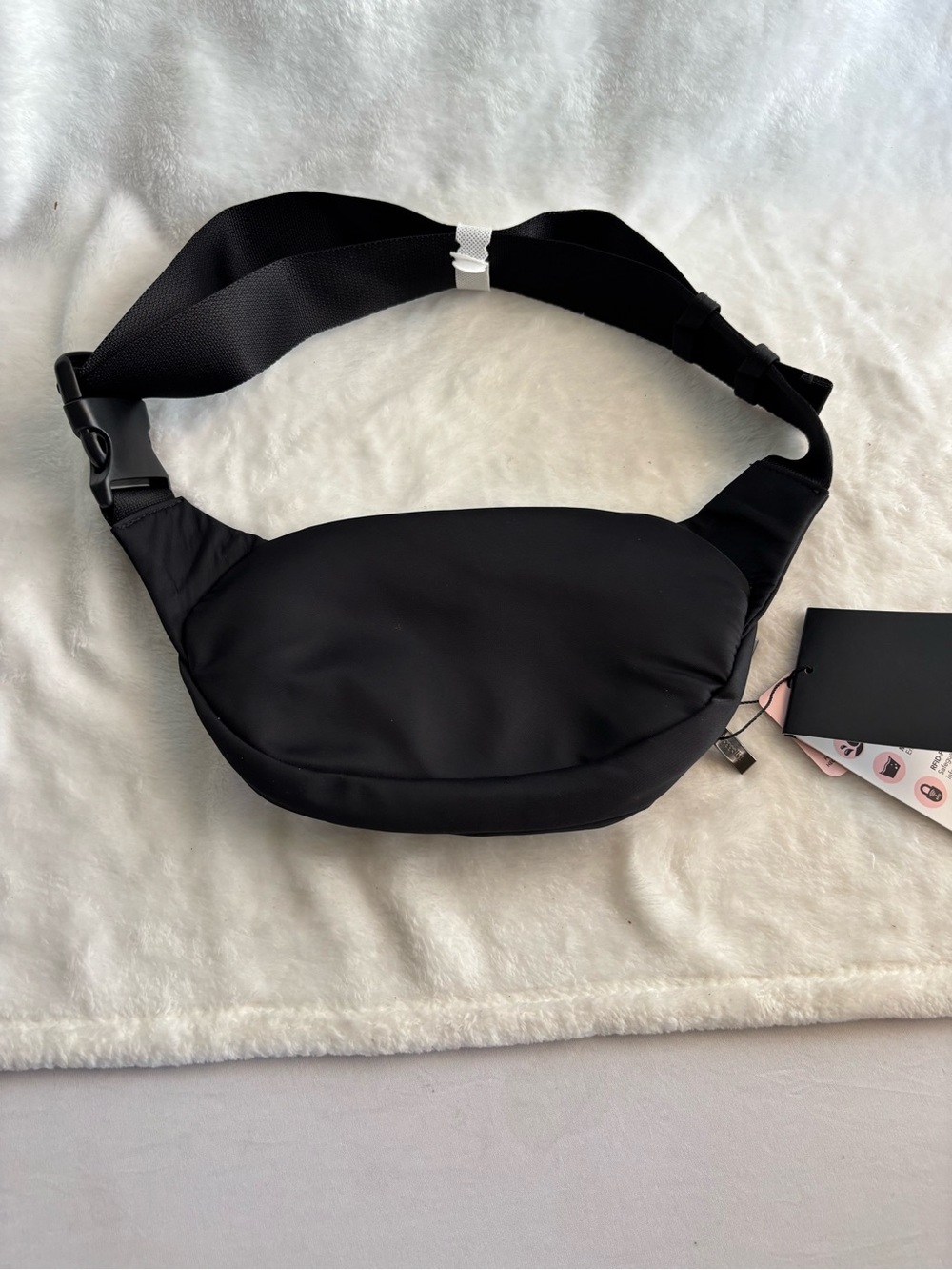 BAGGALLINI Women's On The Go Waist Pack Belt Bag Black - Picture 2 of 12